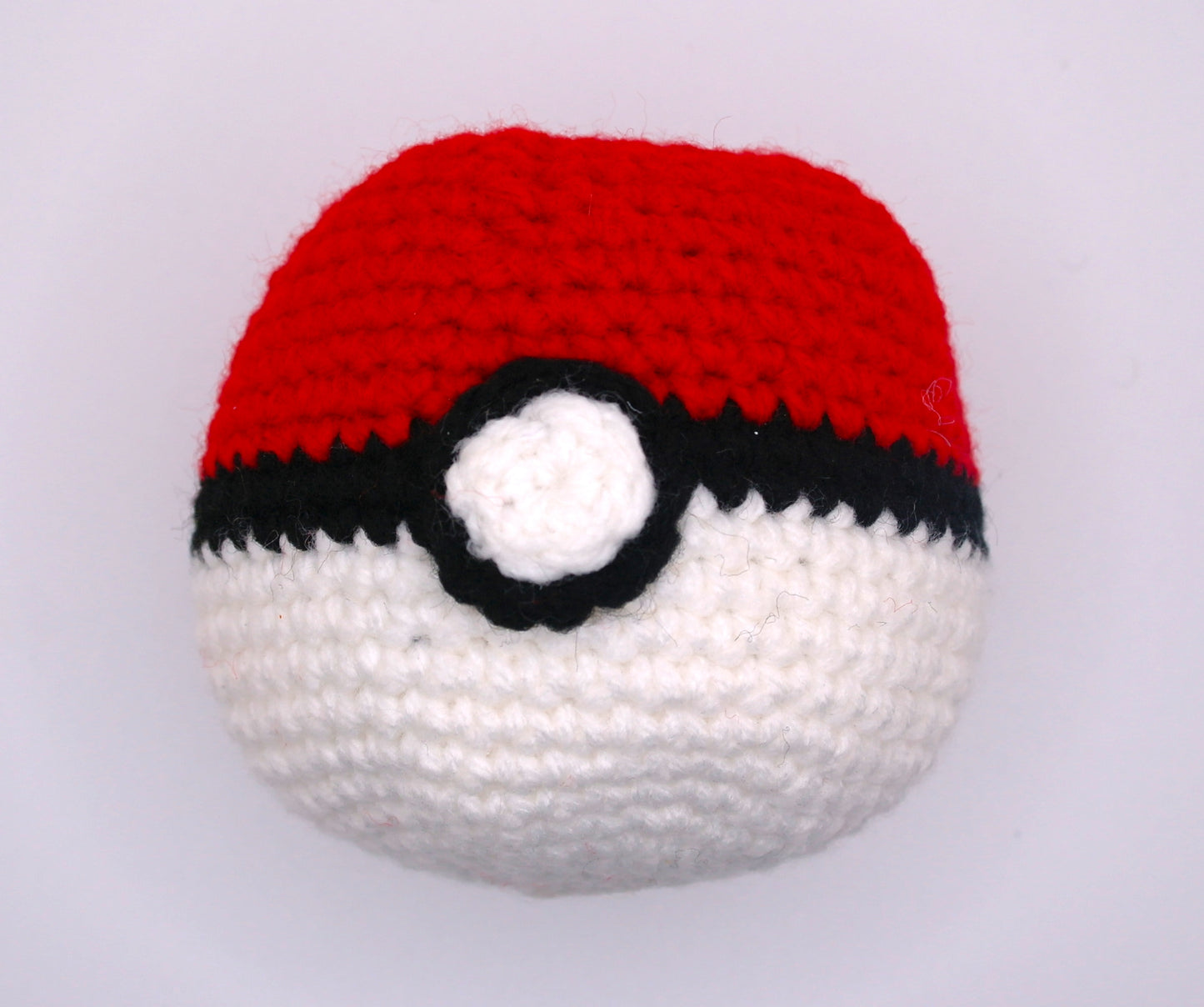 Pokeball (Crocheted)