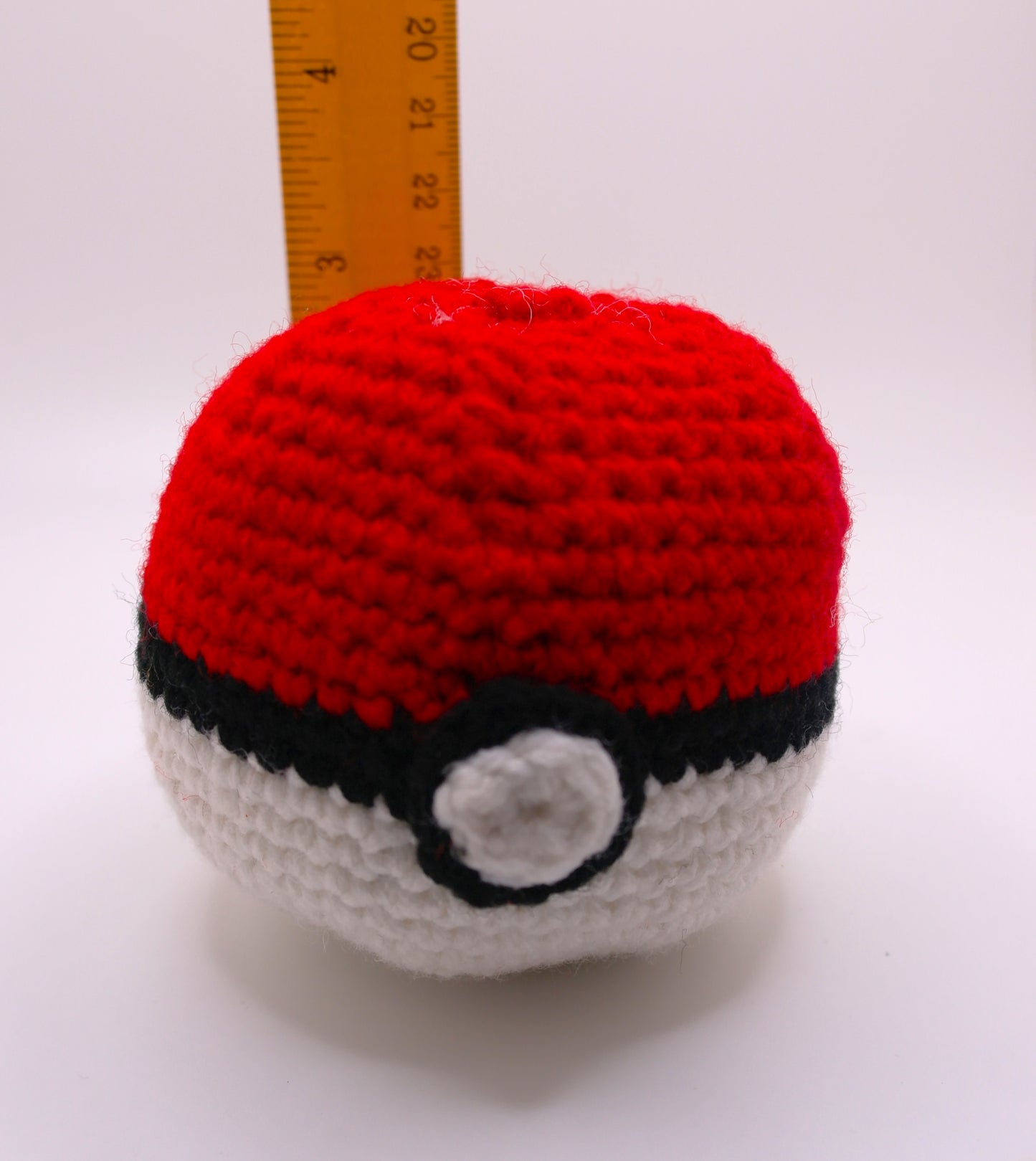 Pokeball (Crocheted)