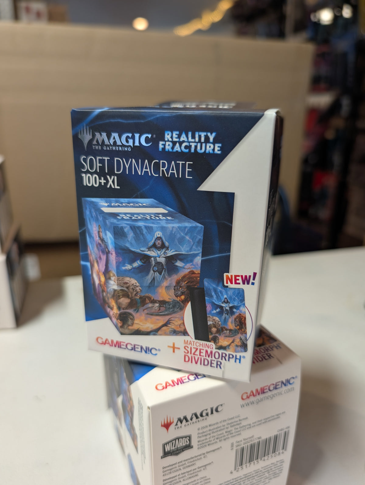 Magic: The Gathering Reality Fracture Soft Dynacrate 100+ XL- Face Yourself